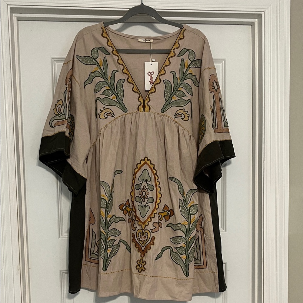 NWT Sunday Up Beige and Green Embroidered Tunic Dress size M